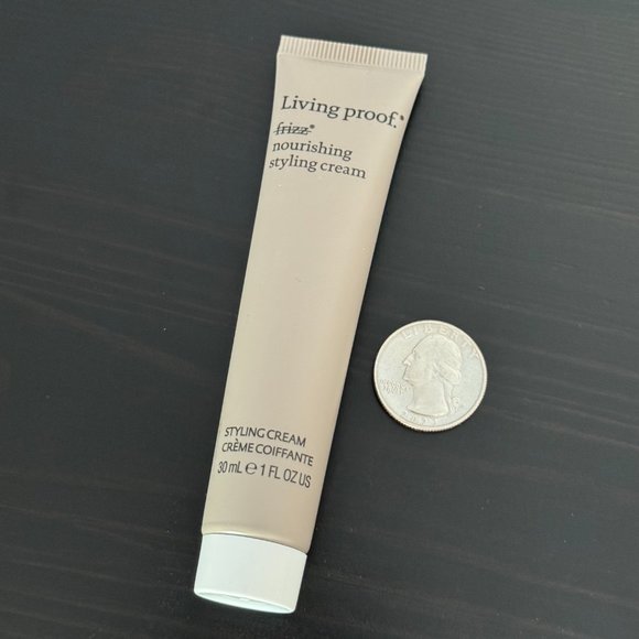 Living Proof No Frizz Nourishing Styling cream - Picture 4 of 11